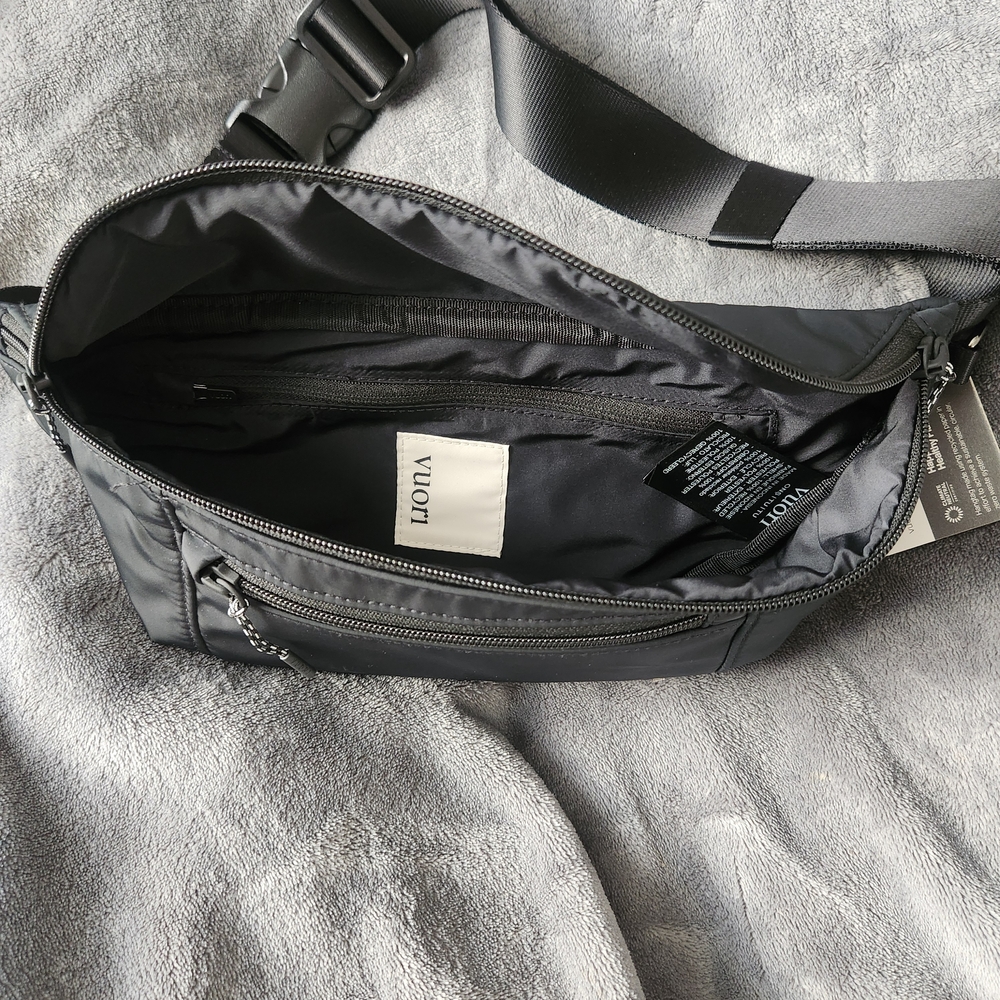 Vuori Sling 2.0 Black Belt Bag, Fanny Pack - Picture 5 of 7